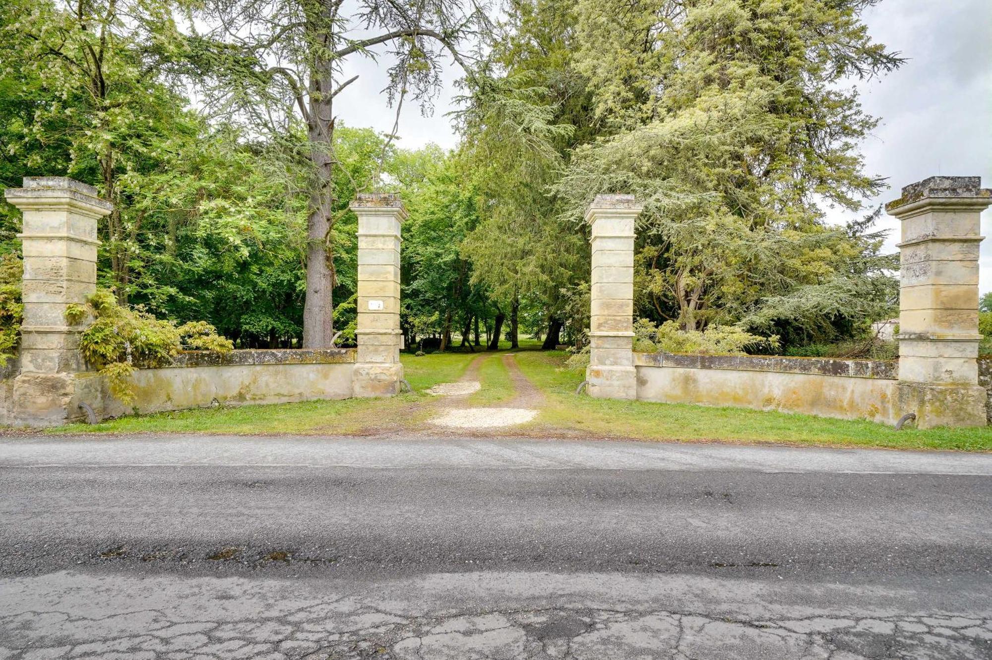 Chateau De Vidasse Pessac-sur-Dordogne 外观 照片